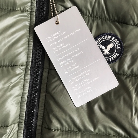 NWT AEO Puffer Vest - Picture 3 of 8